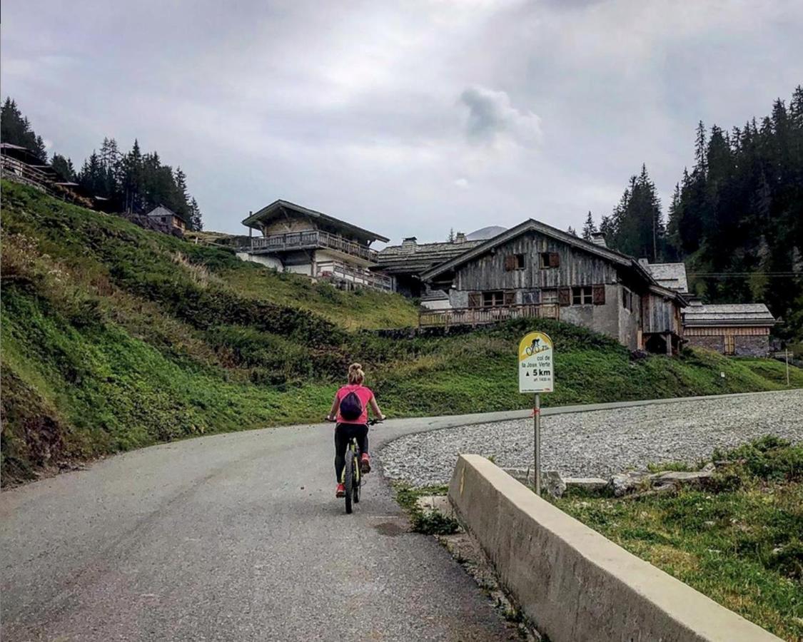 Micro-Lodge, Le Petit Nid D'Amour Montriond Exterior foto